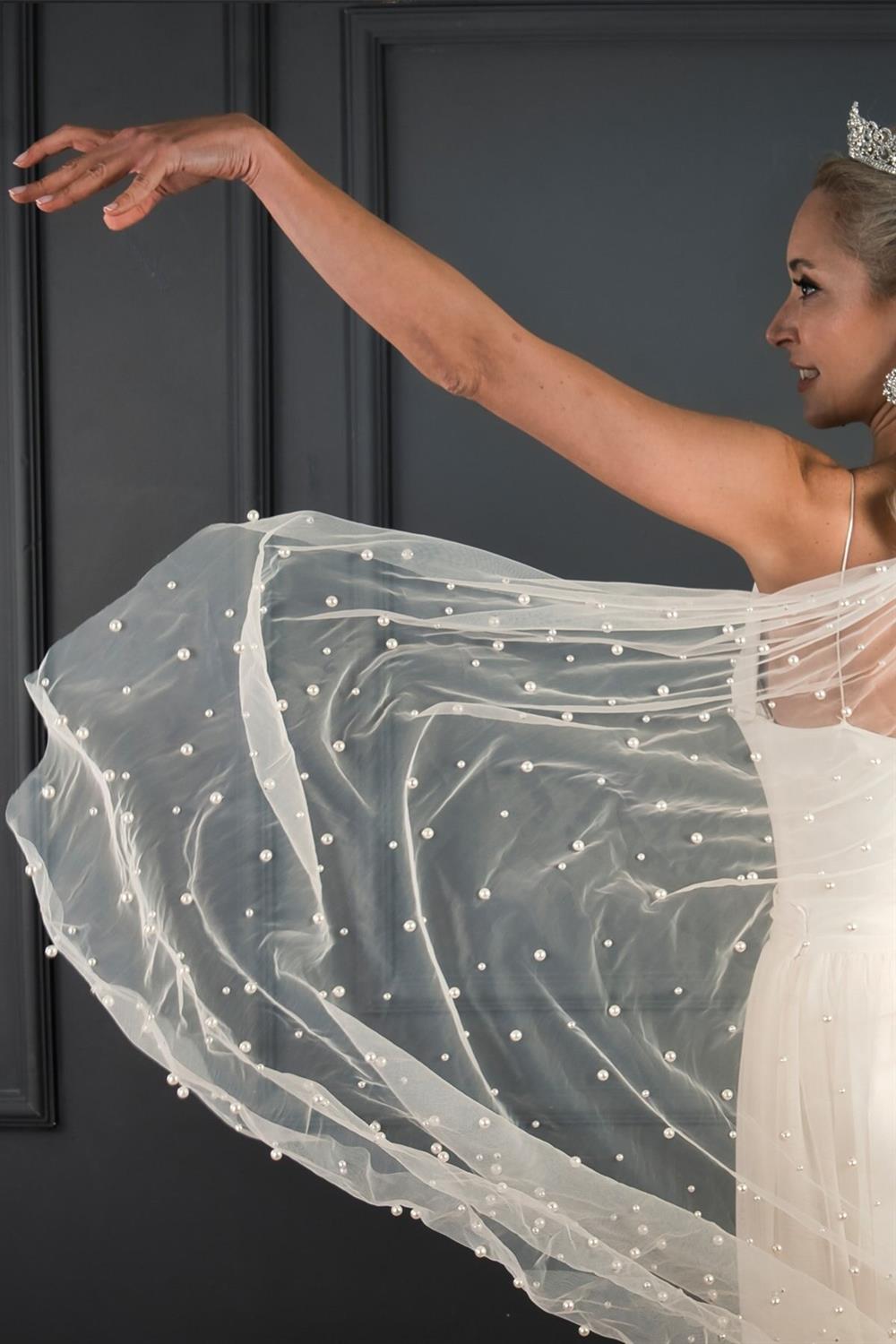 Wholesale Off-White Pearled Bridal Veil