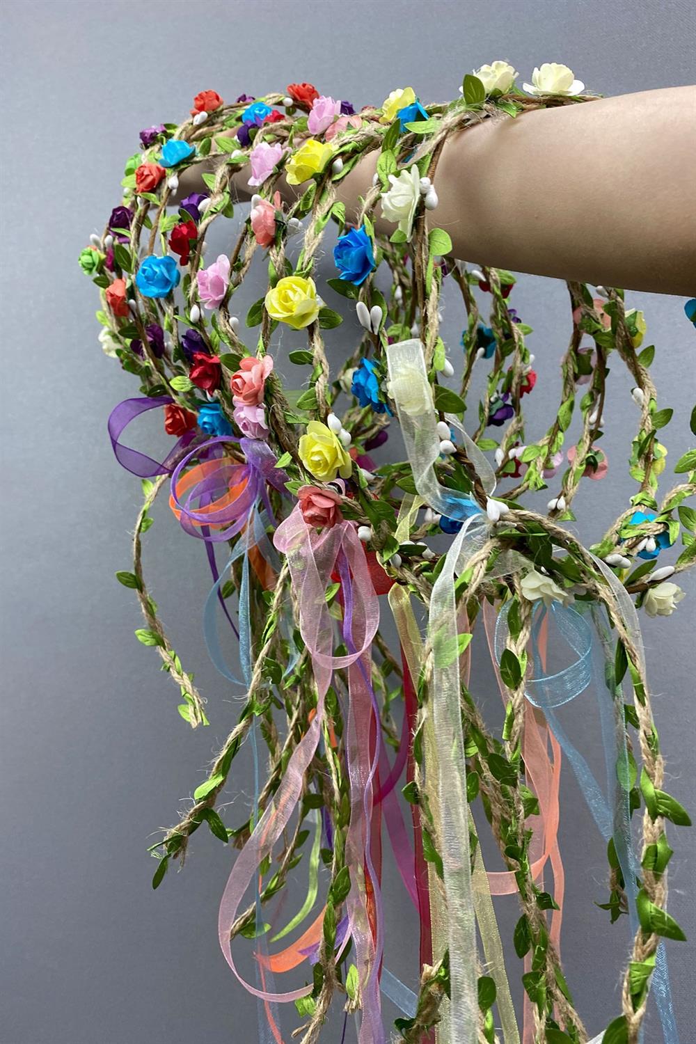 Toptan Rengarenk Kagıt Güllü Yapraklı Nedime Tacı ve Hediyelik Çocuk Tacı 10 Adet