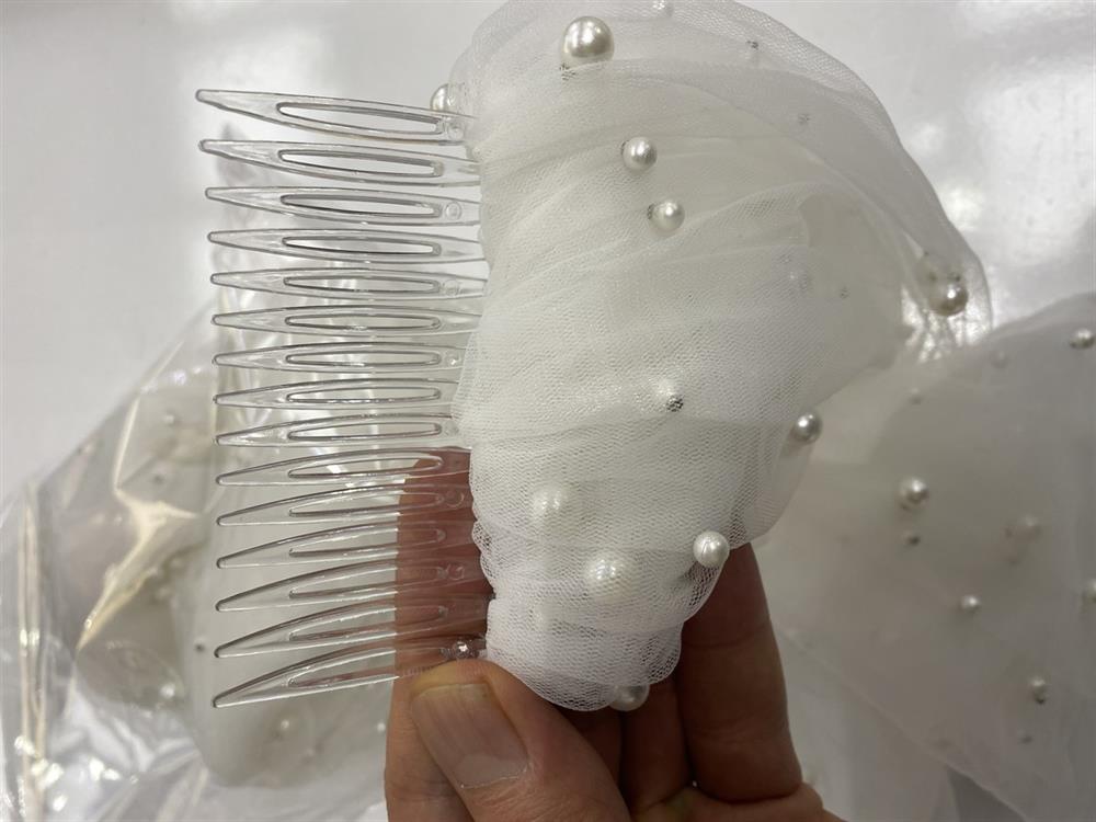 Wholesale Pearl Embroidered Bridal Veil with Buckle