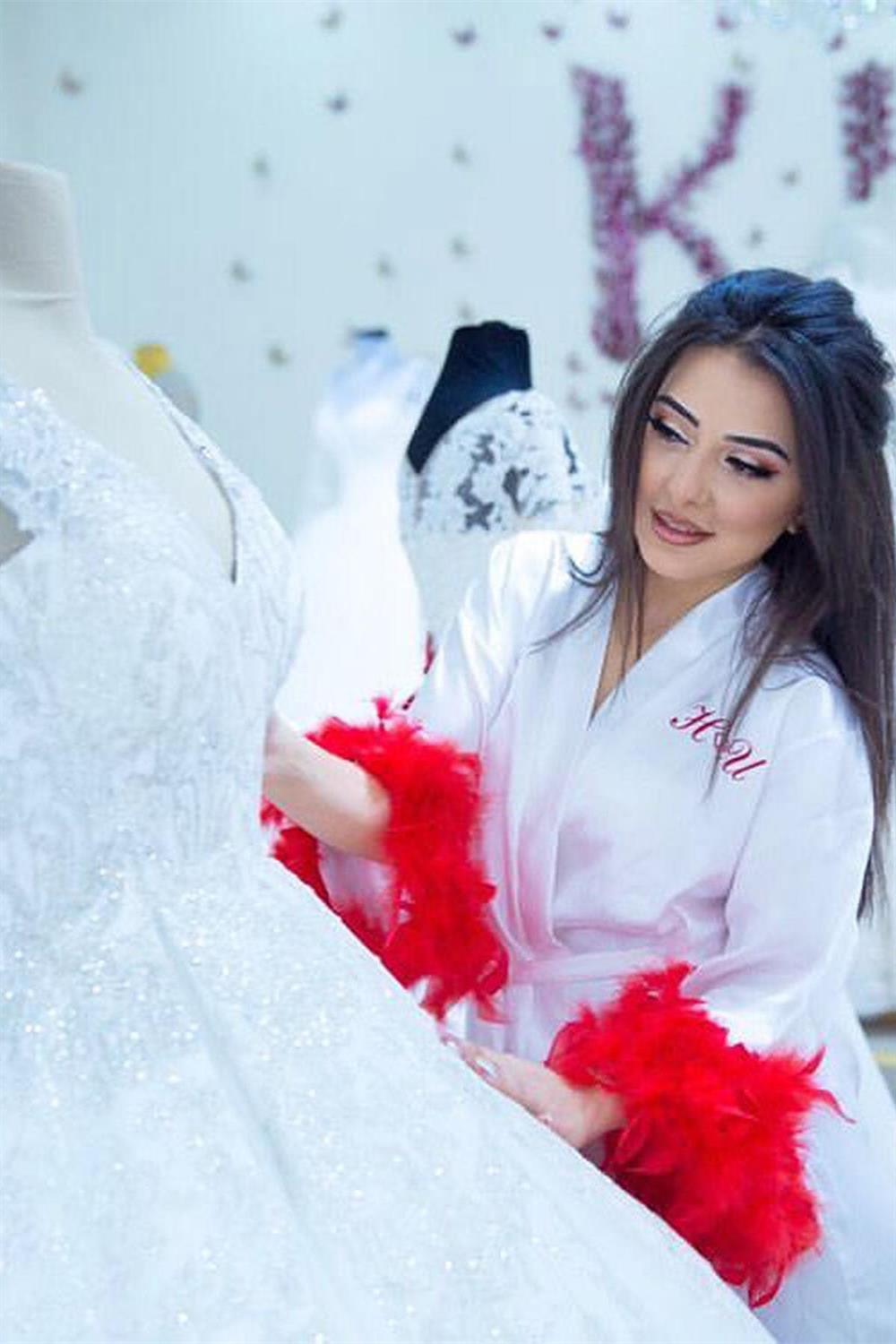 Toptan Tüylü Nakış İşlemeli İsme Özel Bride Sabahlık