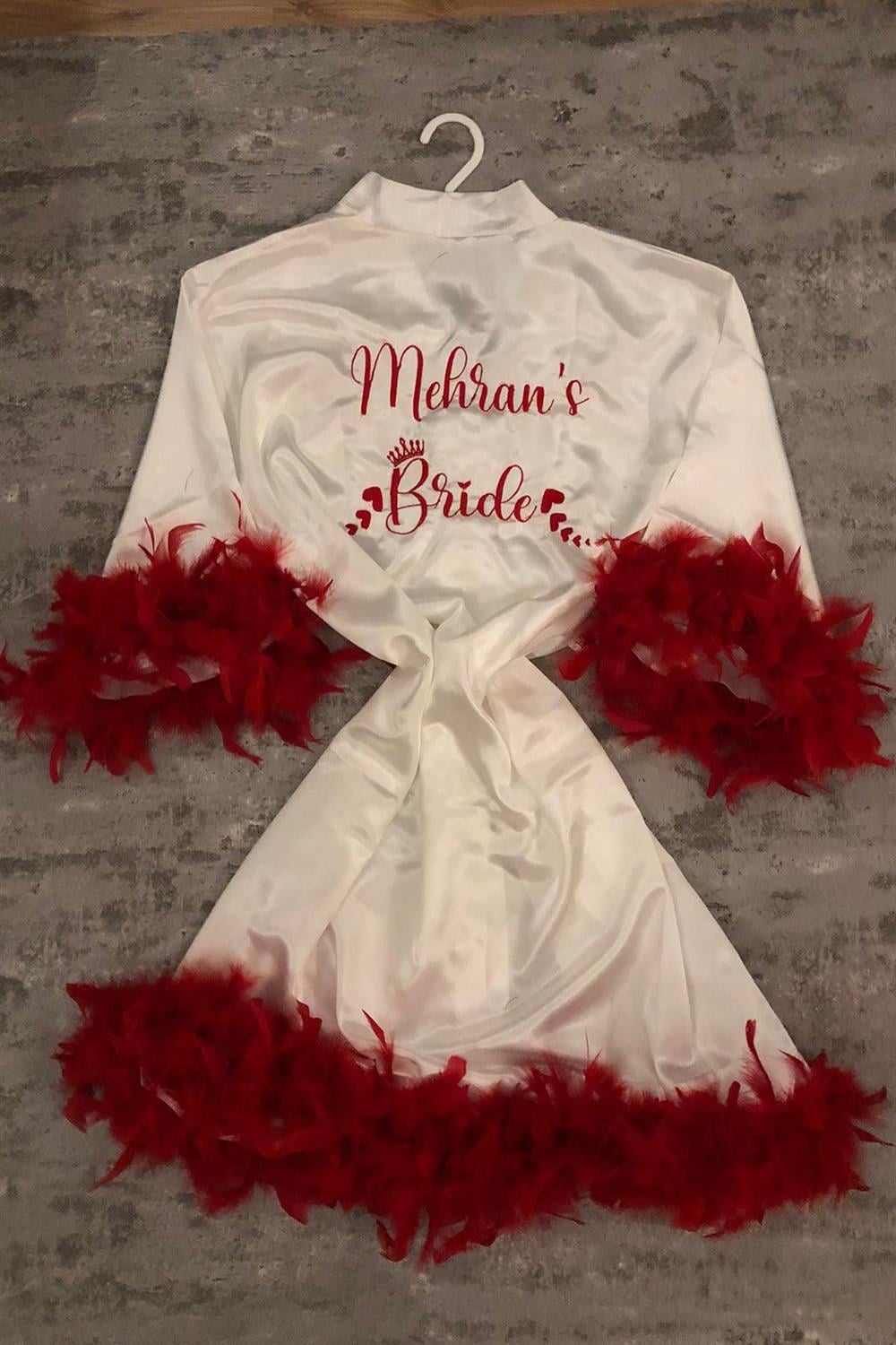 Toptan Tüylü Nakış İşlemeli İsme Özel Bride Sabahlık