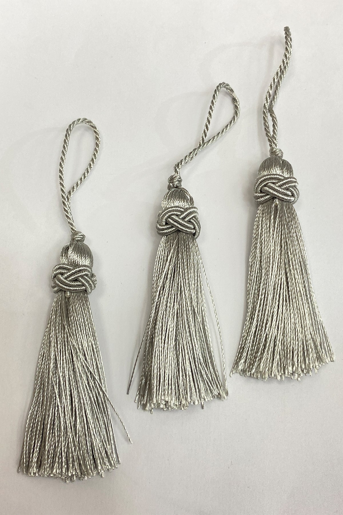 Single Tassel with Bun 7 cm 1 Piece
