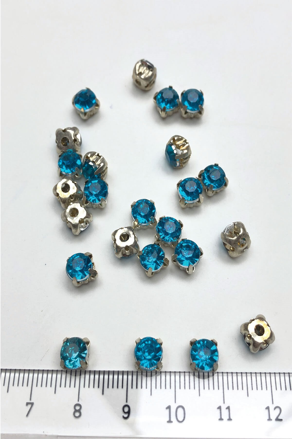 Turquoise Color Cased Plastic Strut Stone 25 pcs