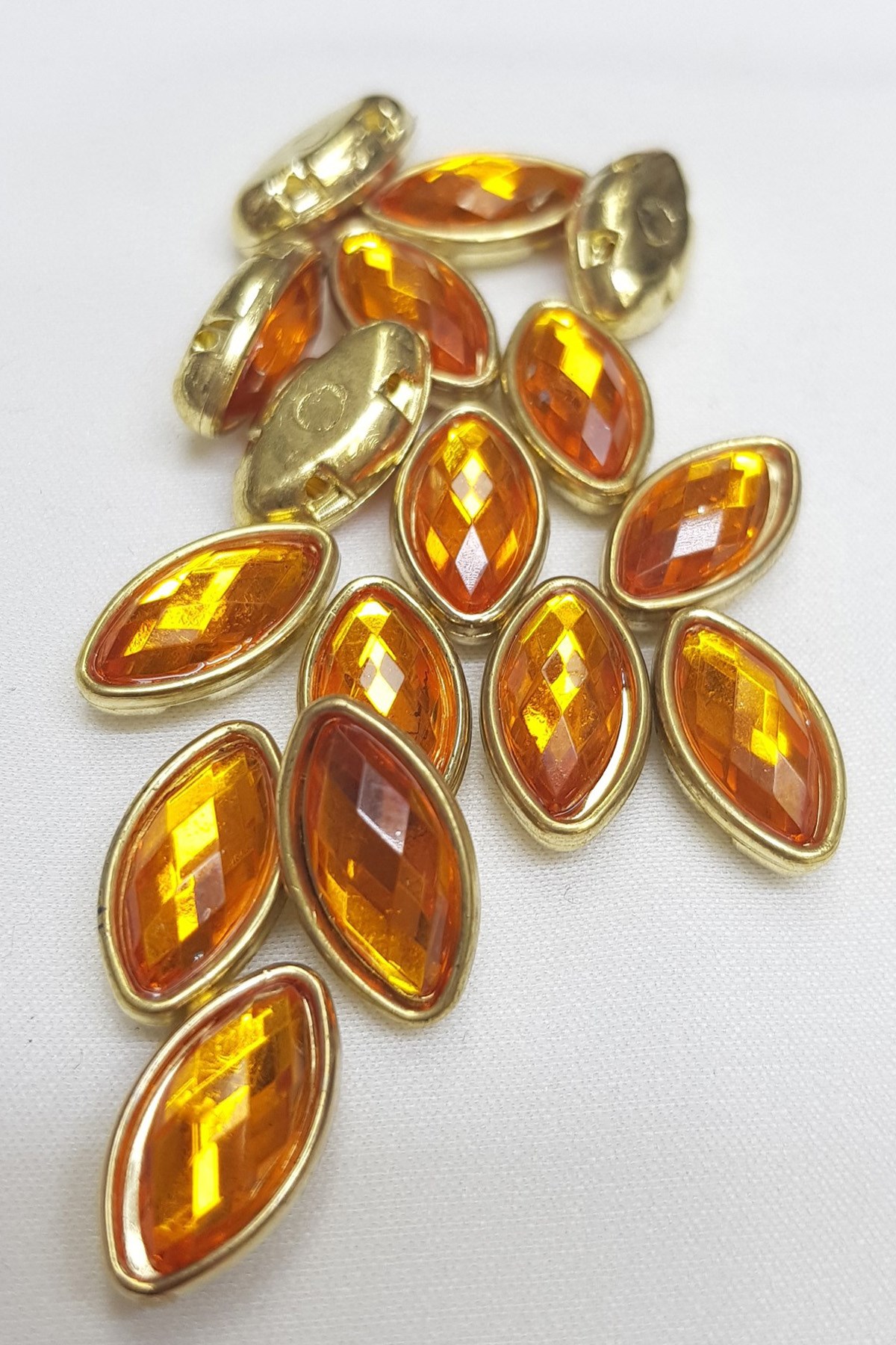 Orange Shuttle Cased Stud Stone 10 pcs