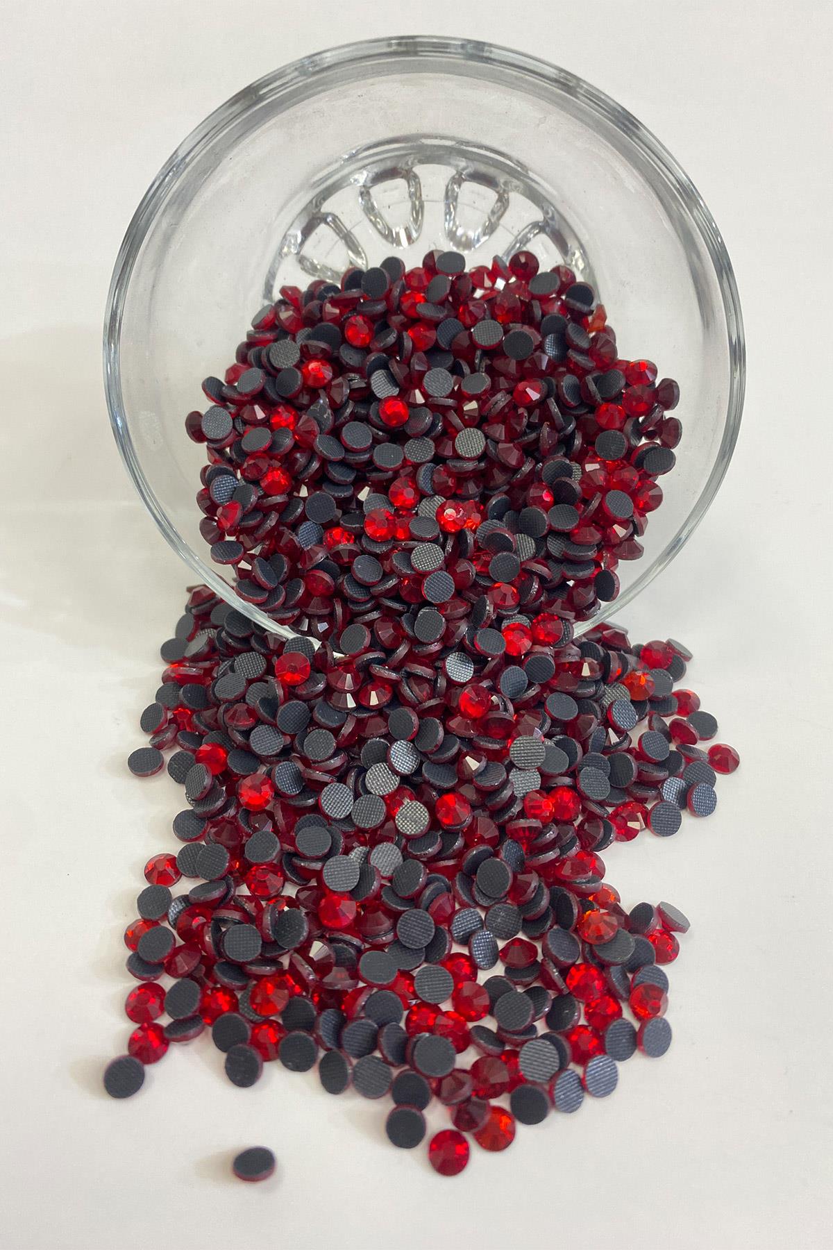 Ütüyle Yapışan Boncuk Ss20 5mm Yapıştırma Taş 25 grm