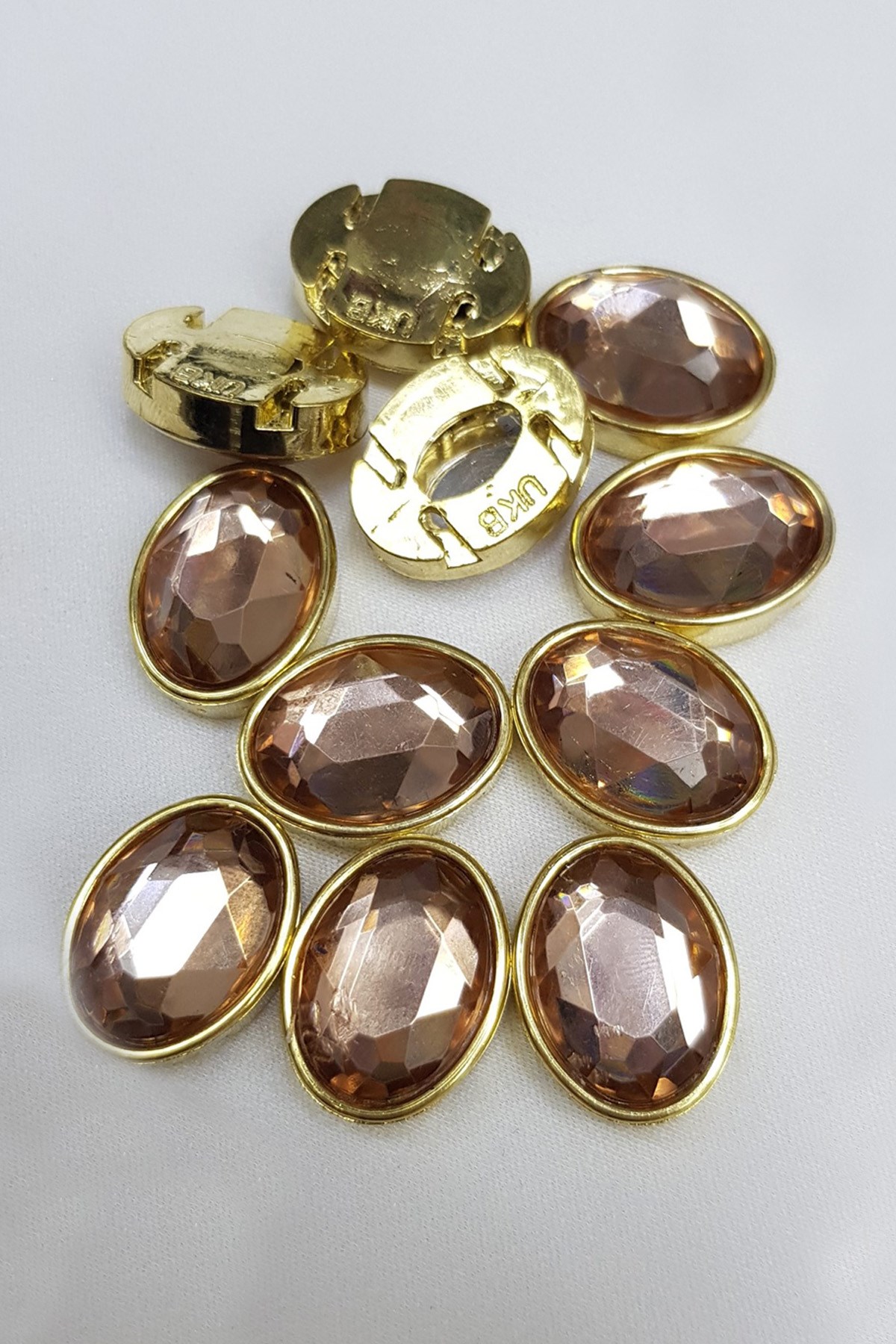 Mink Oval Case Stud Stone 1.5-2 cm 10 pcs