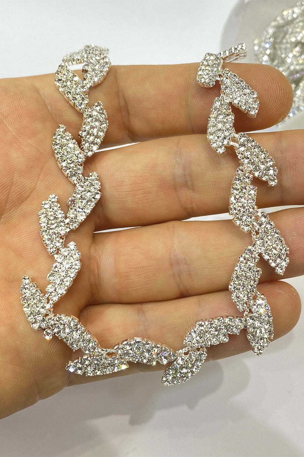Yaprak Desen Kristal Taşlı Şerit Bordür
