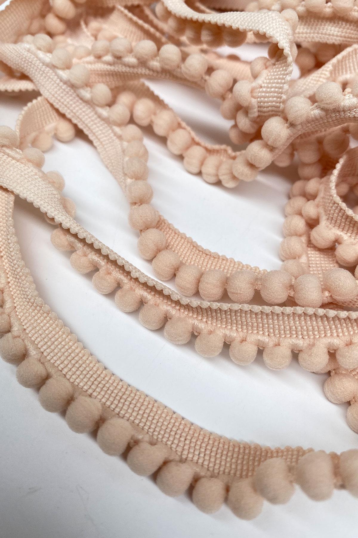  جرو ضيق صغير Pompom الشريط الرقيق