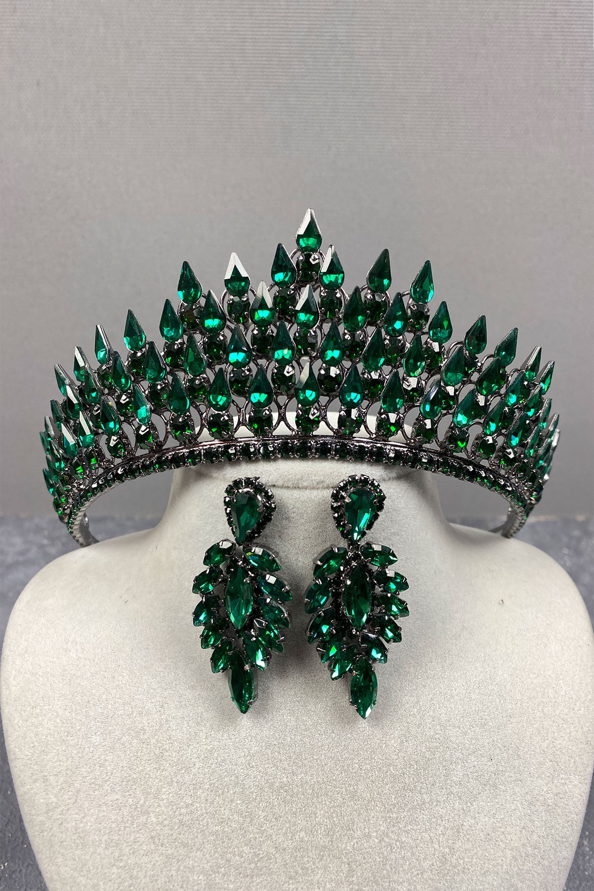 Green Drop 3D Bridal Henna Crown And Stone Earring Set