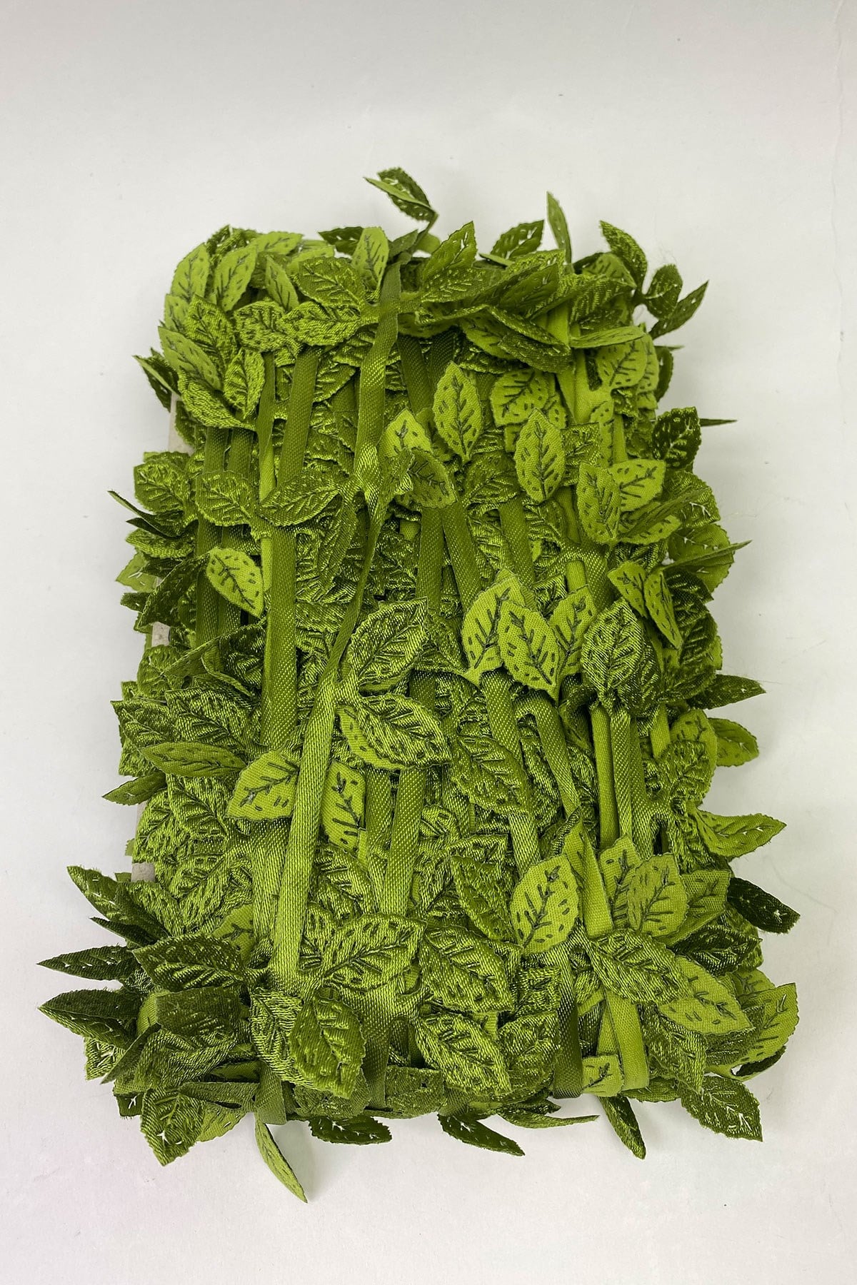 Green Decorative 4 Leaf Strip Water Stone 1 mt