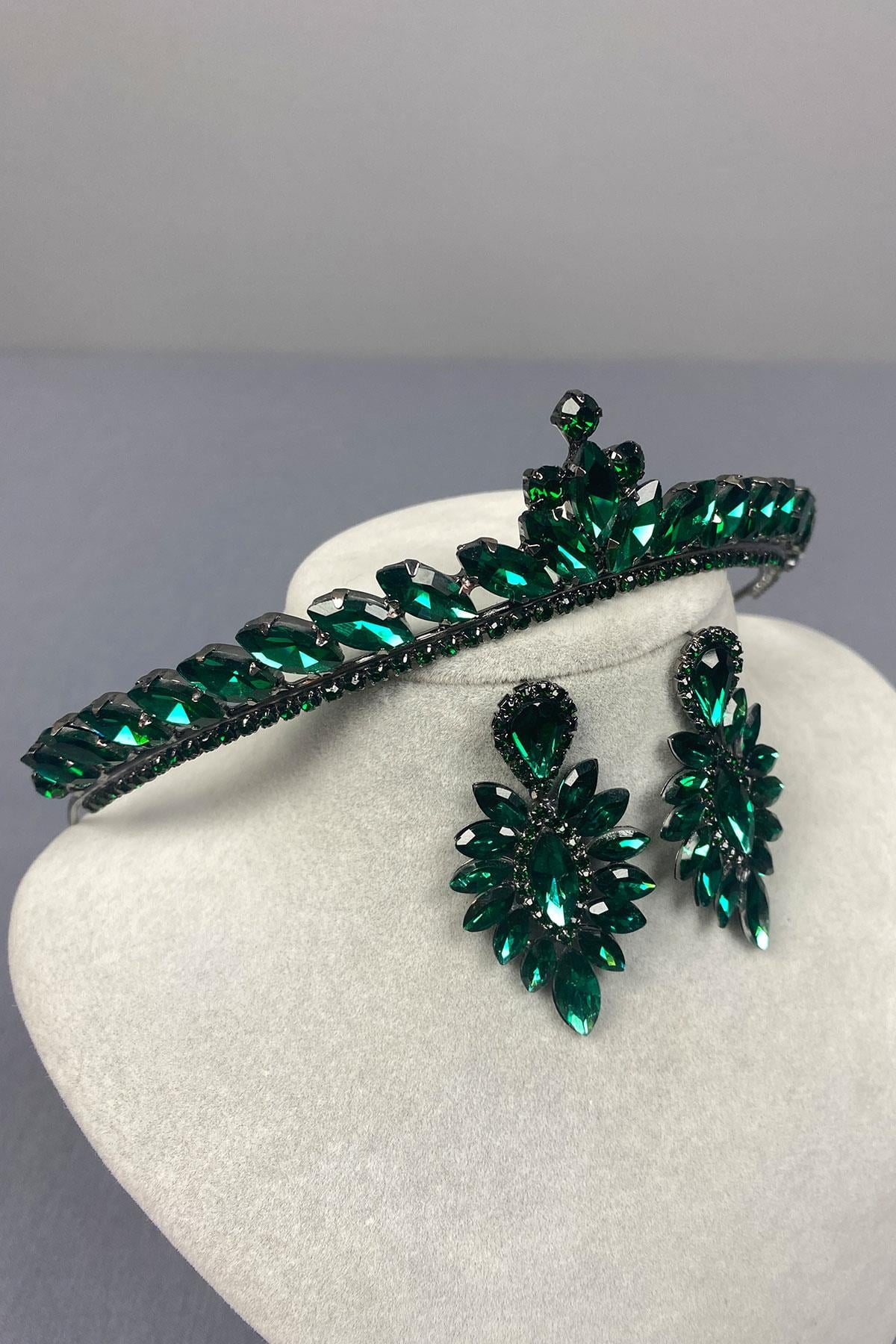 Green Ece Bridal Henna Crown and Thin Shuttle Stone Earrings
