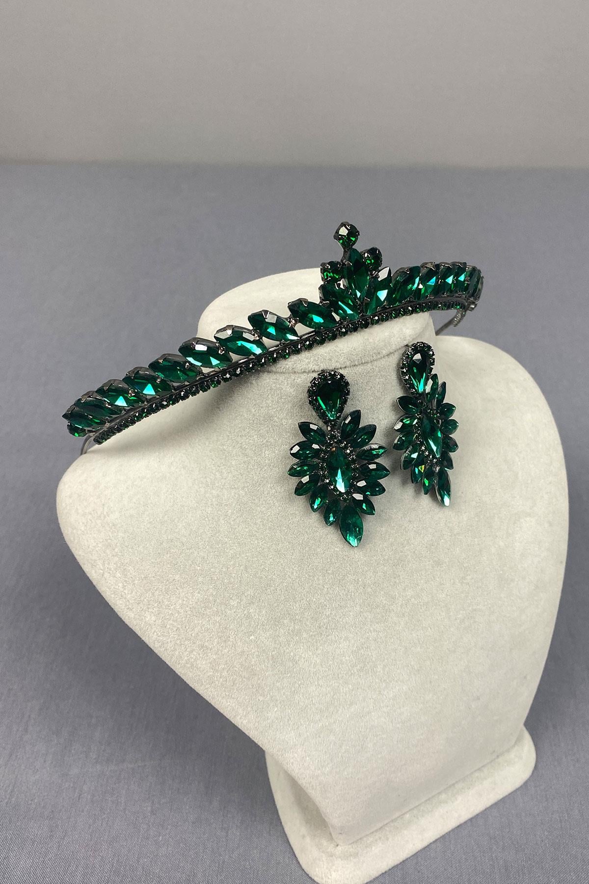 Green Ece Bridal Henna Crown and Thin Shuttle Stone Earrings