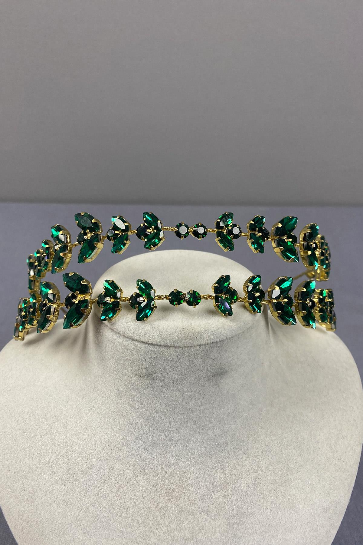 Alpha Double Row Bridal Henna Crown with Green Gold Background