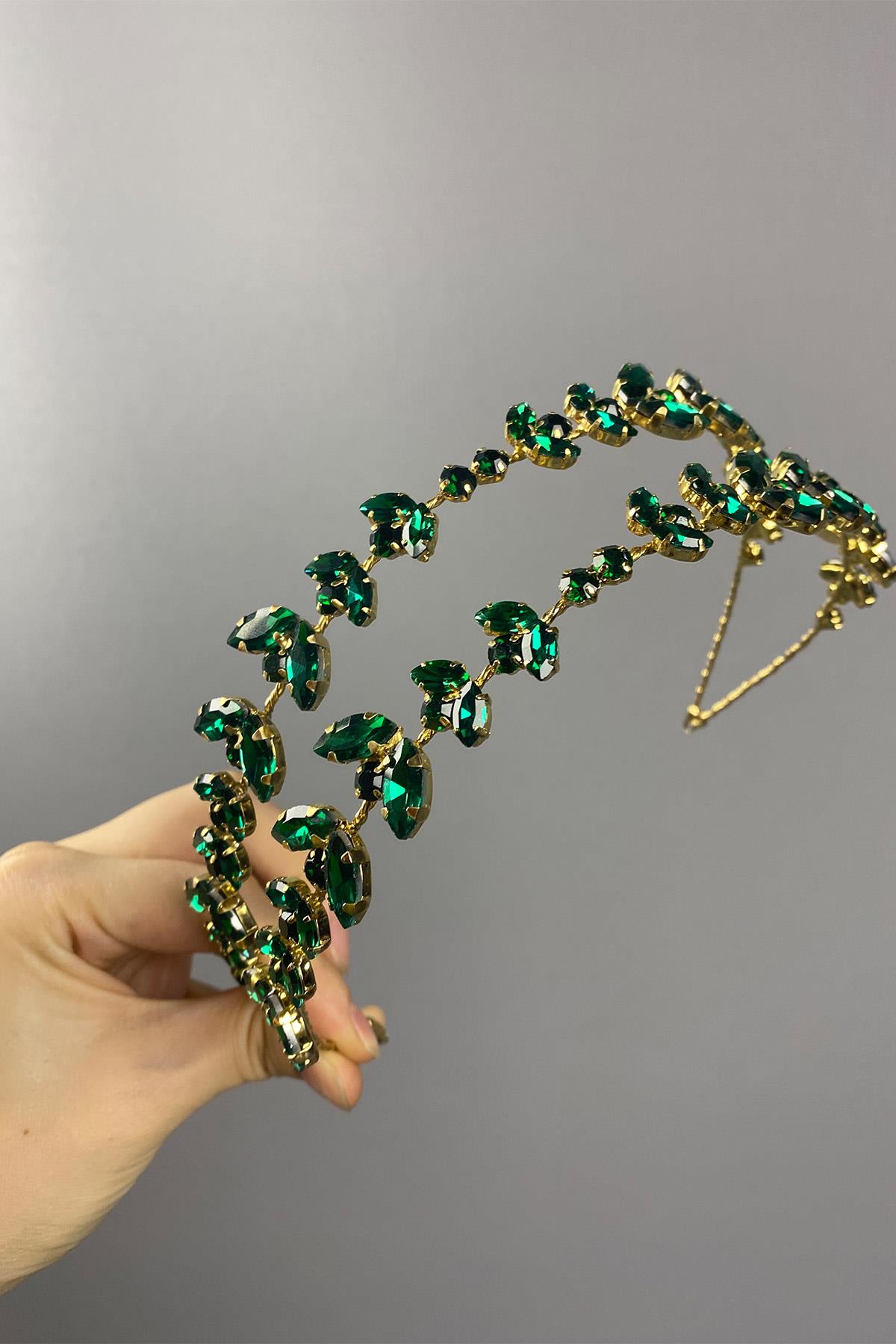 Alpha Double Row Bridal Henna Crown with Green Gold Background