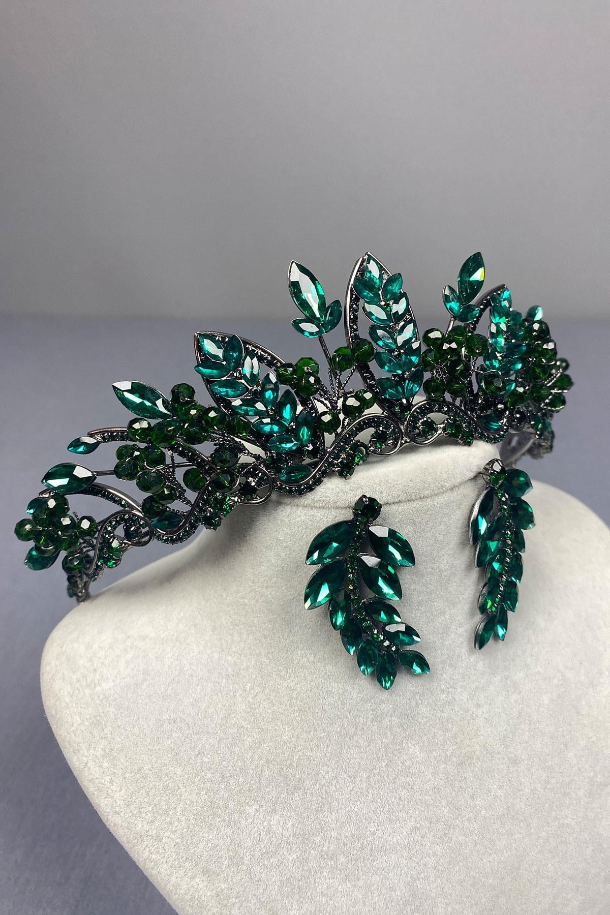 Green Jabbah Bead Embroidered Bridal Henna Crown and Leaf Earrings
