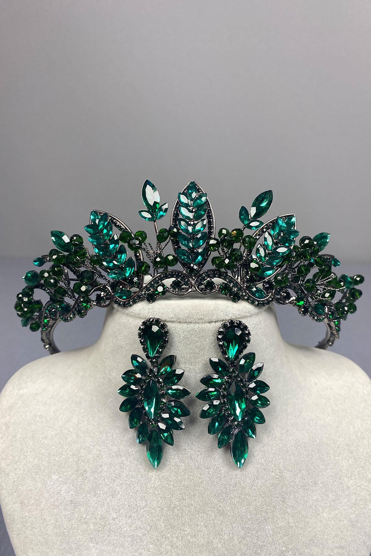 Green Jabbah Bead Embroidered Bridal Henna Crown and Fine Shuttle Earrings