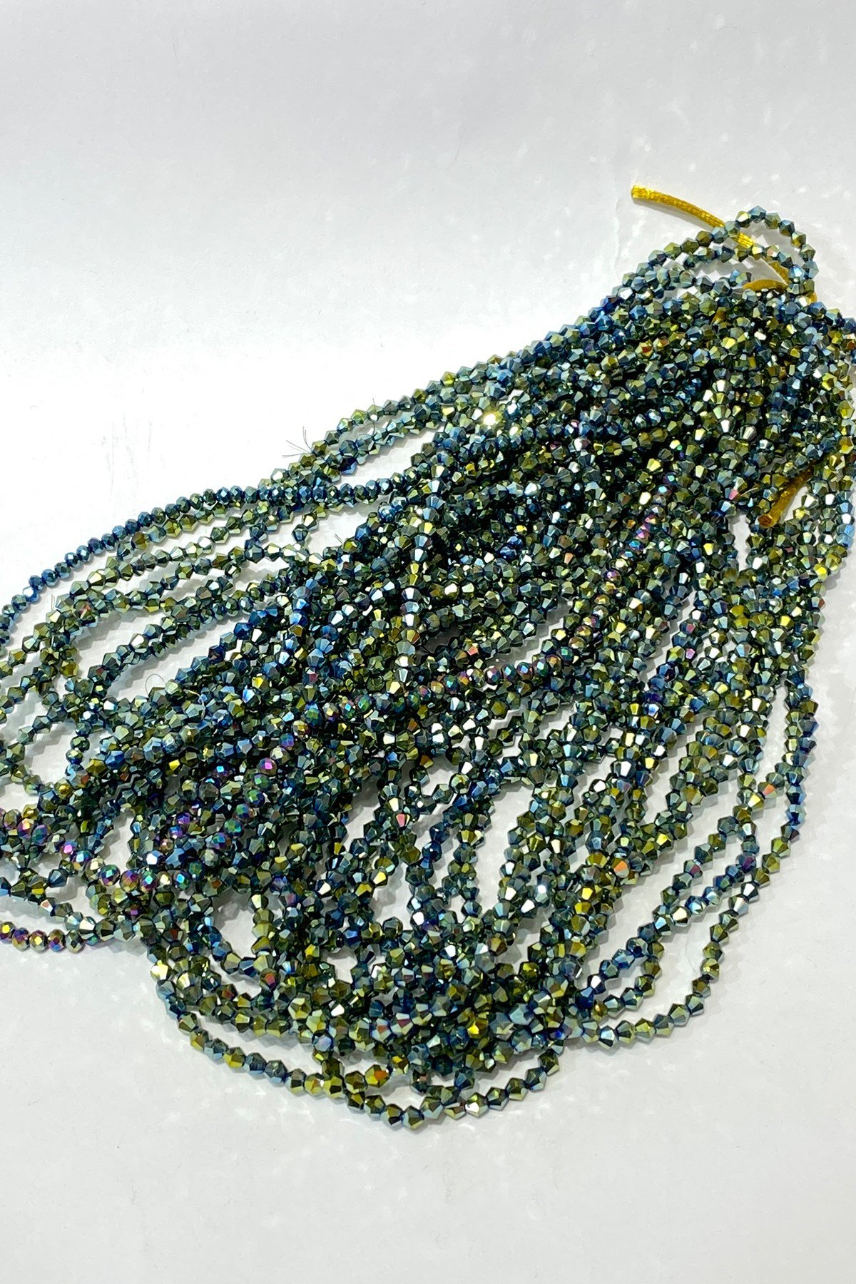 حبات الكريستال صفيف الهرم مطلي باللون الأخضر 4 مم