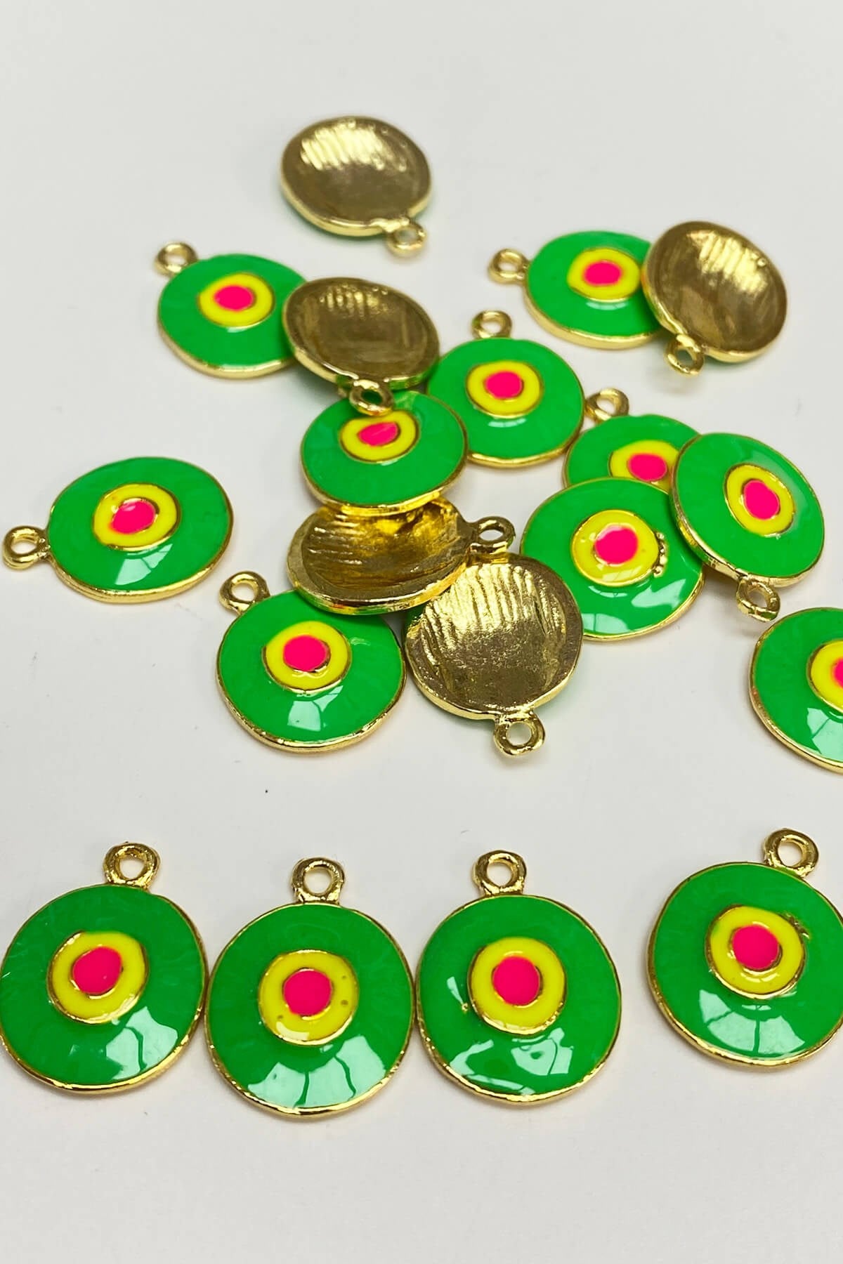 Green Enamel Eye Model Pendant 1 Piece