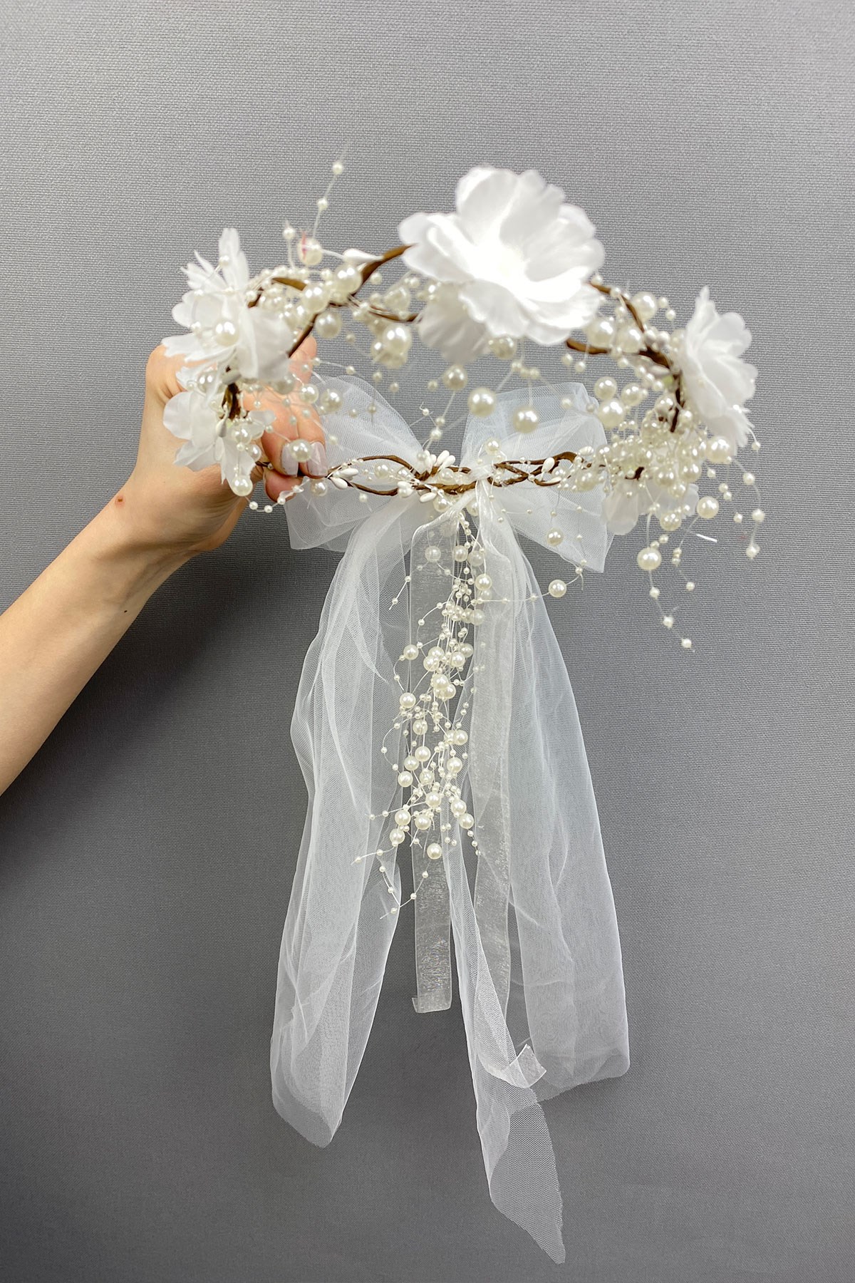 Yogun İncili Fiyonklu Özel Tasarım Dış Çekim Gelin Tacı ve Aksesuarı