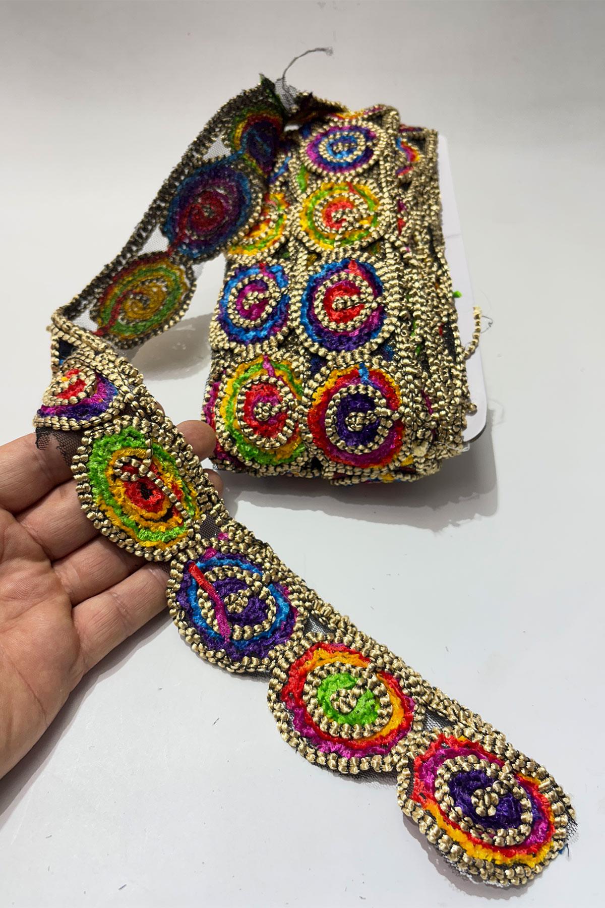 Yuvarlak Desenli Antik Şerit Güpür