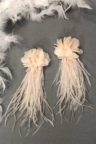 Açık Pudra Çiçekli Tüylü Küpe