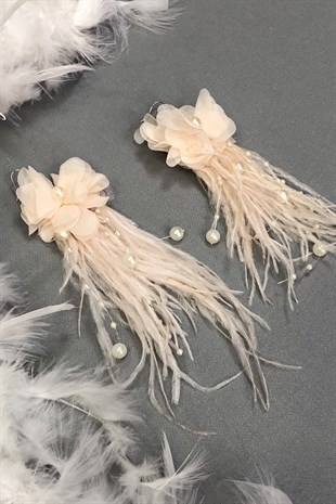 Açık Pudra İncili Çiçekli Tüylü Küpe