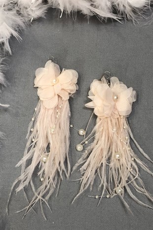 Açık Pudra İncili Çiçekli Tüylü Küpe