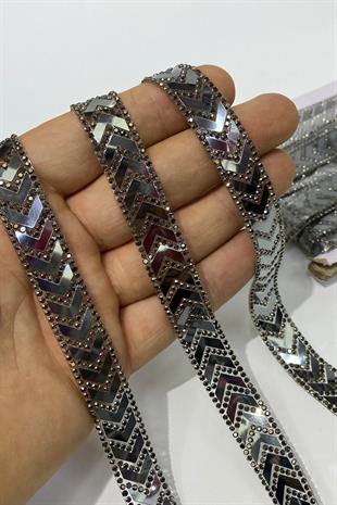 Antrasit Gri Çavuş Desenli Ütüyle Yapışan Şerit Aplik