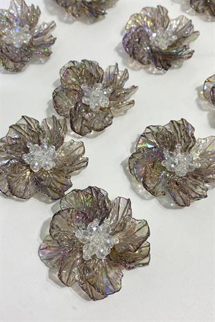 بروش لؤلؤي مطرز بأوراق اللؤلؤ باللون الرمادي الفحمي