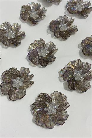 بروش لؤلؤي مطرز بأوراق اللؤلؤ باللون الرمادي الفحمي