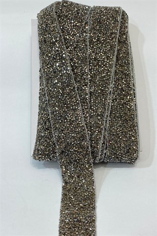 أنثراسايت رمادي حديد على شريط حجري