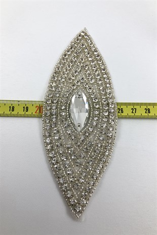 بقلاوة مزينة بالكي على الحجر