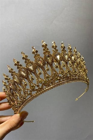 Honey Color Henna Model Bridal Henna Crown