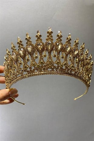 Honey Color Henna Model Bridal Henna Crown