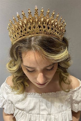 Honey Color Henna Model Bridal Henna Crown