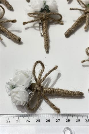 Beyaz Cipsolu Güllü Damat Yaka Çiçeği Sağdıç Çiçeği 10 Adet