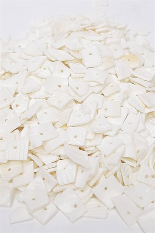 White Patterned Pearlescent Shell