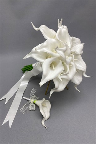 White Wet Gala Bride Bouquet and Grooms Flower