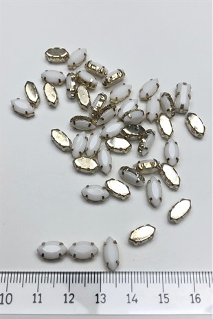 White Shuttle Case Plastic Strut Stone 25 pcs