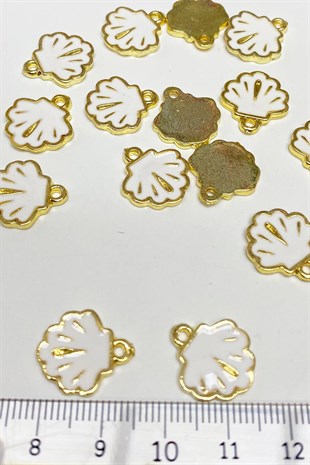 White Mussel Patterned Pendant 1 Piece