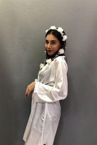 White Color Satin Bride Dressing Gown and Floral Taç