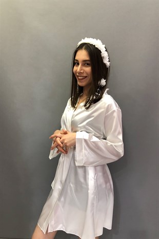 White Color Satin Bride Dressing Gown and Floral Taç