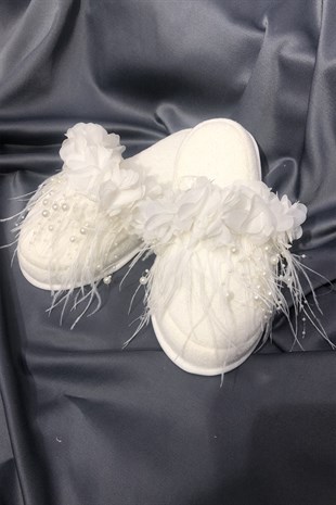 White Feathered Pearls Decorated Postpartum Slippers
