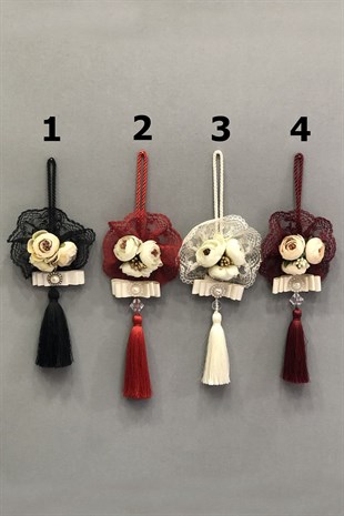 Çiçekli Püskülllü Bavul ve Bohça Süsü