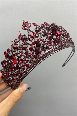 Claret Red Pegasi Model Bride Henna Crown