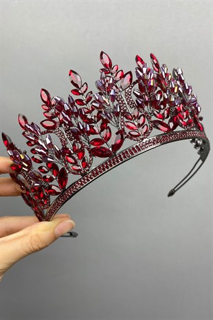 Claret Red Dress Model Bride Henna Crown