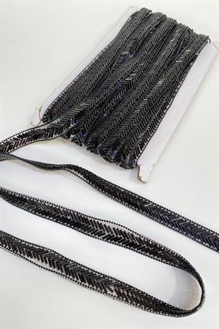 حبة الأنابيب وسلسلة الحديد على شريط الحجر زين