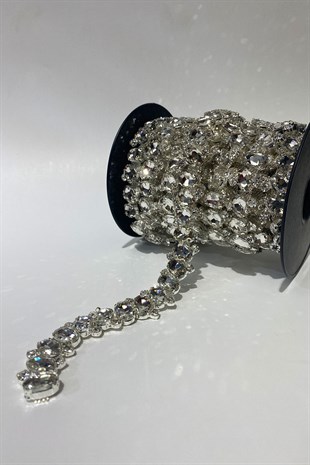 Shiny Evening Dress with Shuttle with Glass and Stones