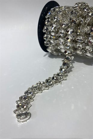 Shiny Evening Dress with Shuttle with Glass and Stones