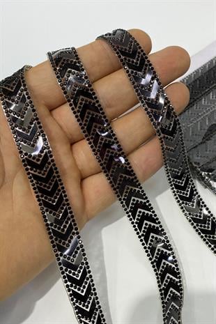 Çavuş Desenli Ütüyle Yapışan Şerit Aplik